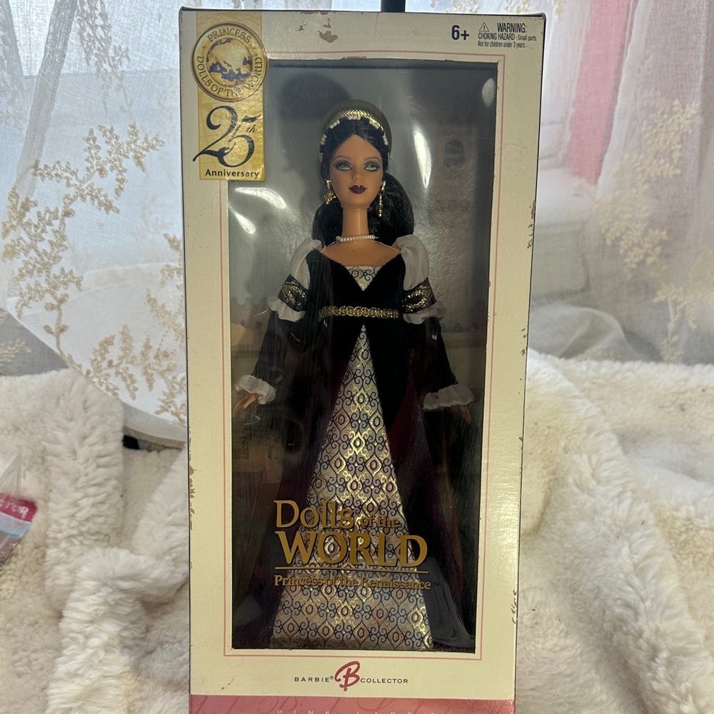 Dolls of the world Princess of the Renaissance Barbie 2004